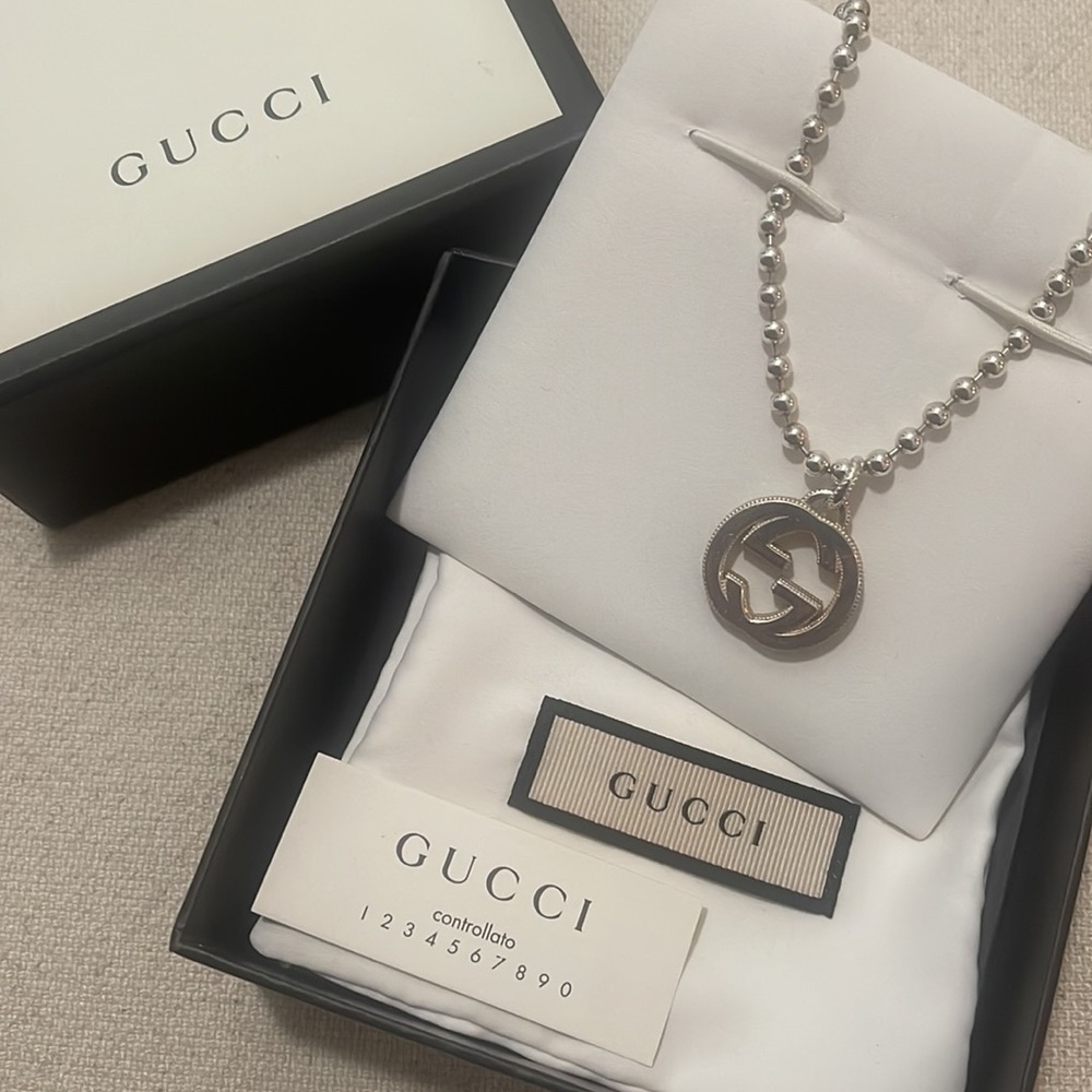 Gucci interlocking necklace
